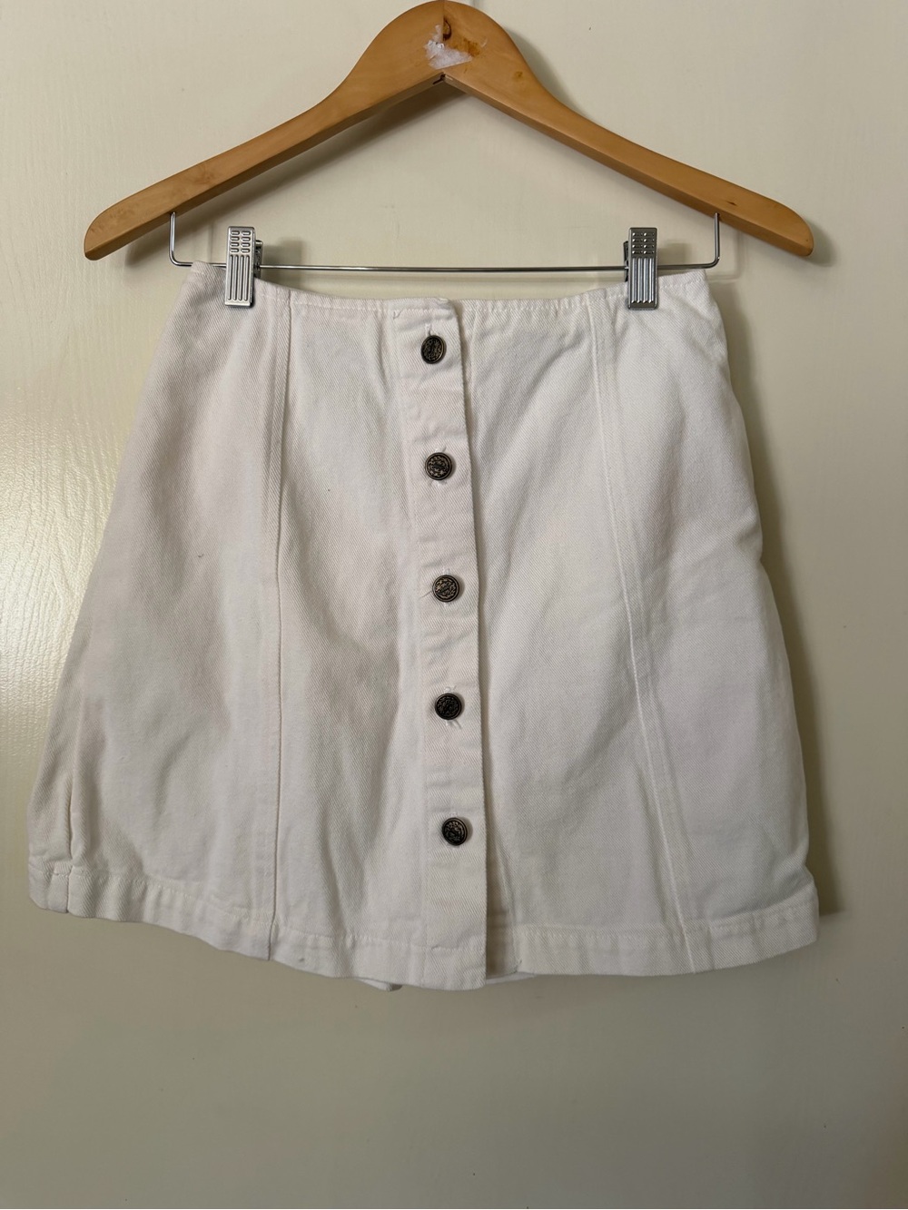 Newport News White Button-Front Mini Short Skirt (301)